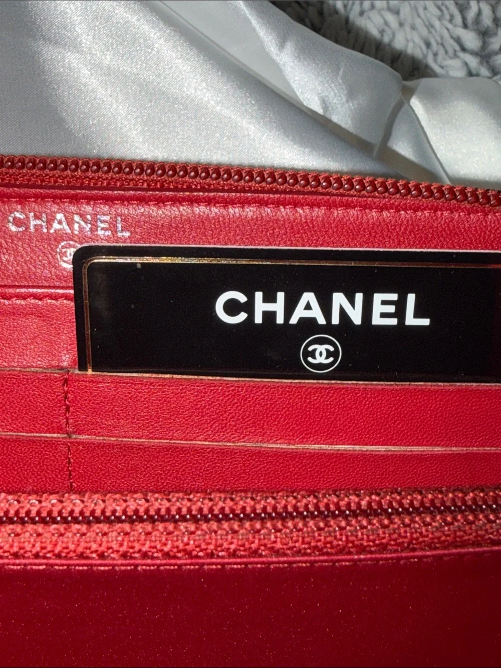 CHANEL elegant zip